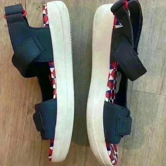 Tory Burch Tory Sport Velcro Sandals Navy sz 7.5 (runs small) - Picture 3 of 15